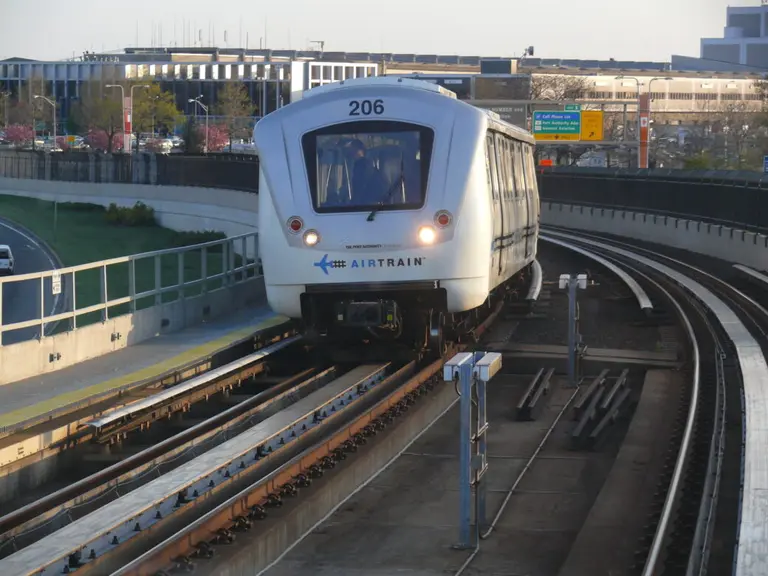 JFK AirTrain will finally accept tap-and-go OMNY payments