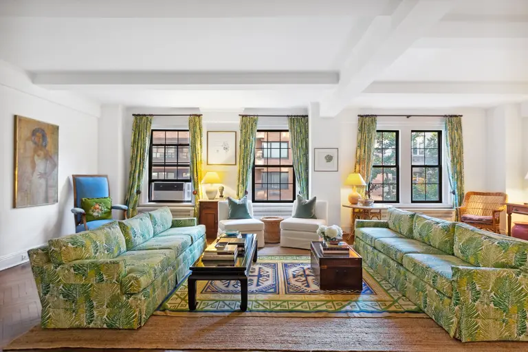 Lena Horne’s Upper East Side co-op, listed for $2.2M, has a built-in bar and diva-worthy closets