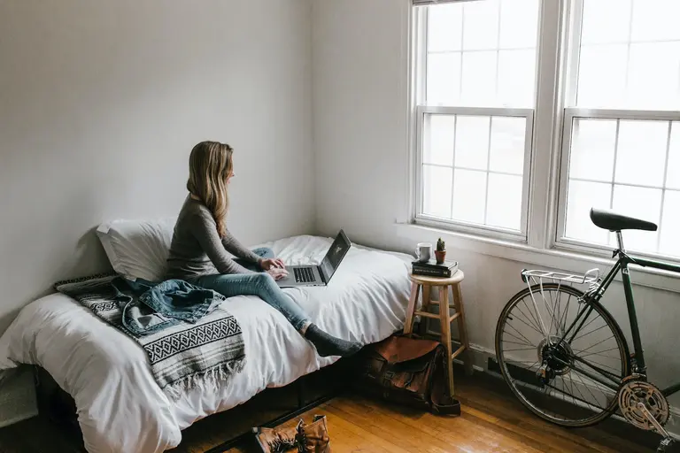 40+ essentials to help make the most of your college dorm room