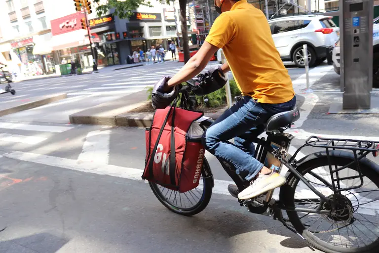 NYC sets first-ever minimum wage for delivery workers